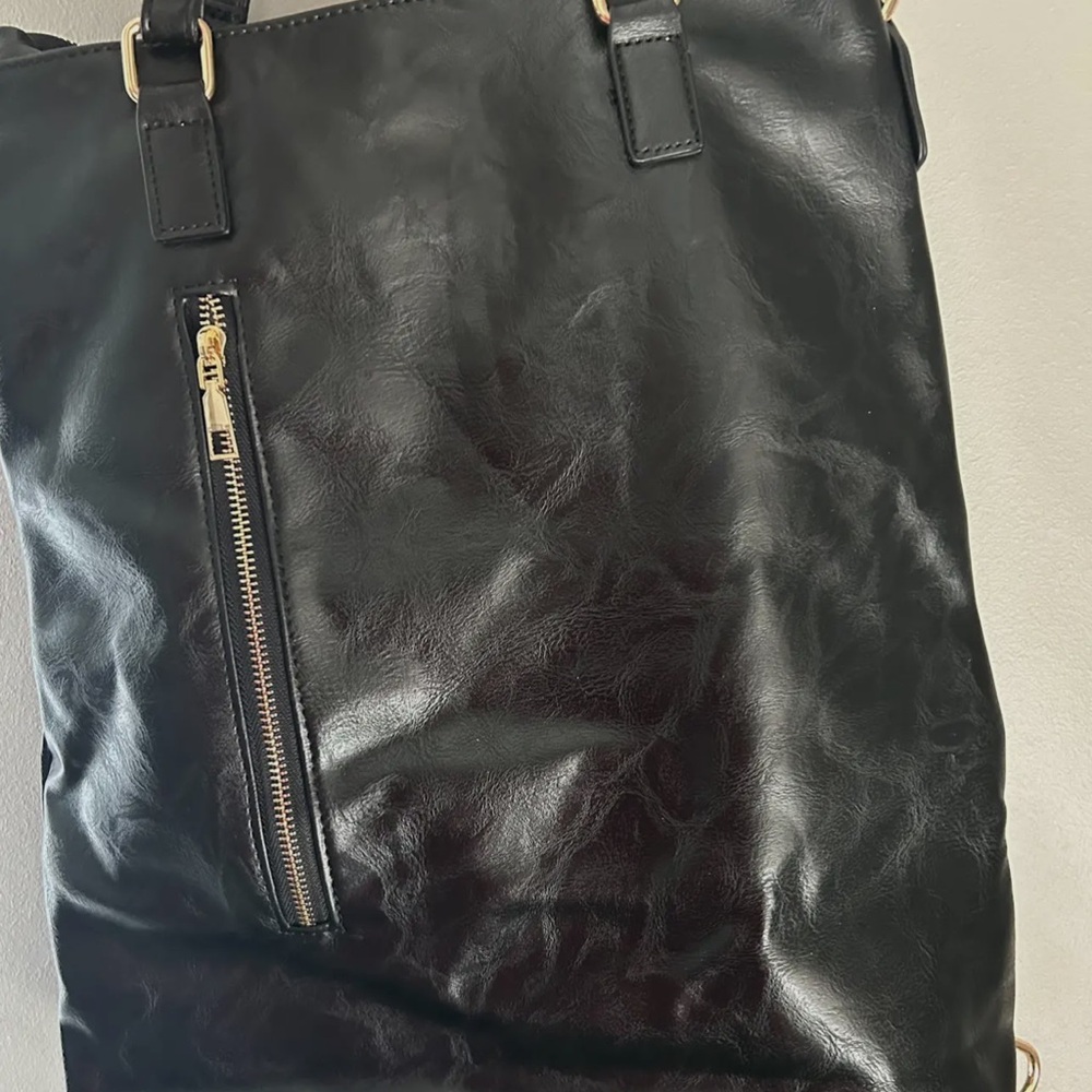 COPY - Softest Vegan Leather Convertible Crossbody Bag - Picture 8 of 11